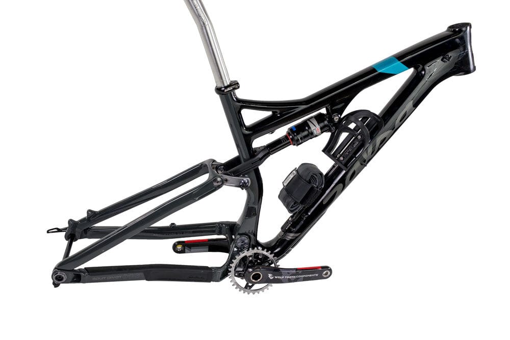 Wolf Tooth B-RAD Mounting Base, full suspension frame with a bottle mounted