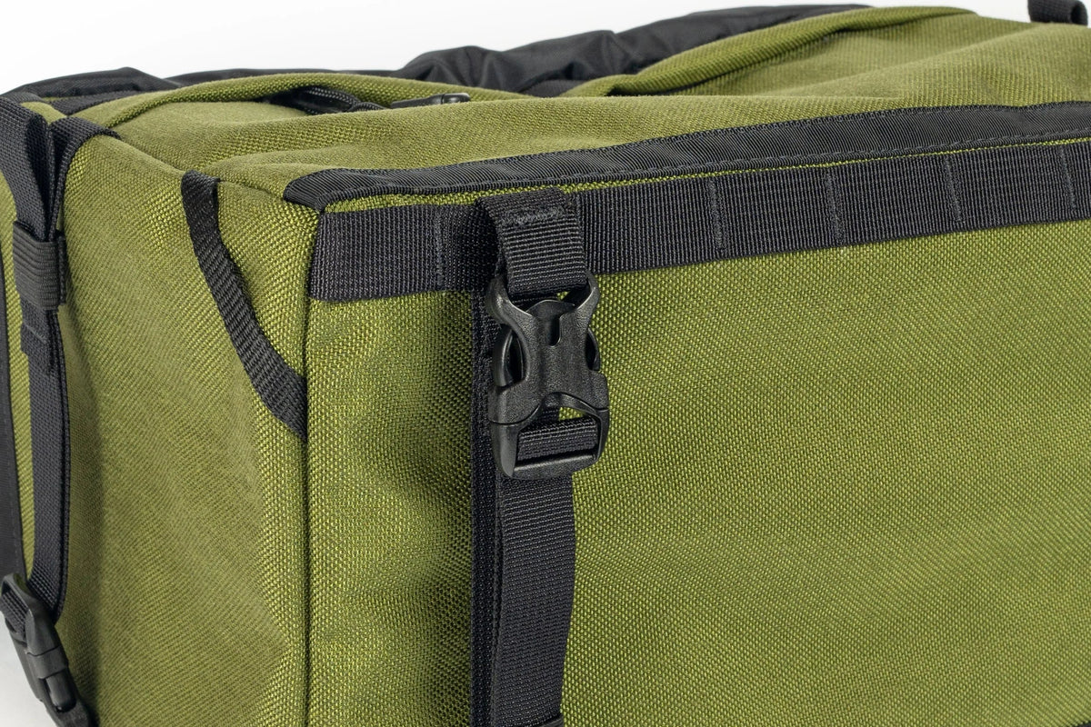 Outer Shell 137 Basket Bag, close-up of the buckle and webbing