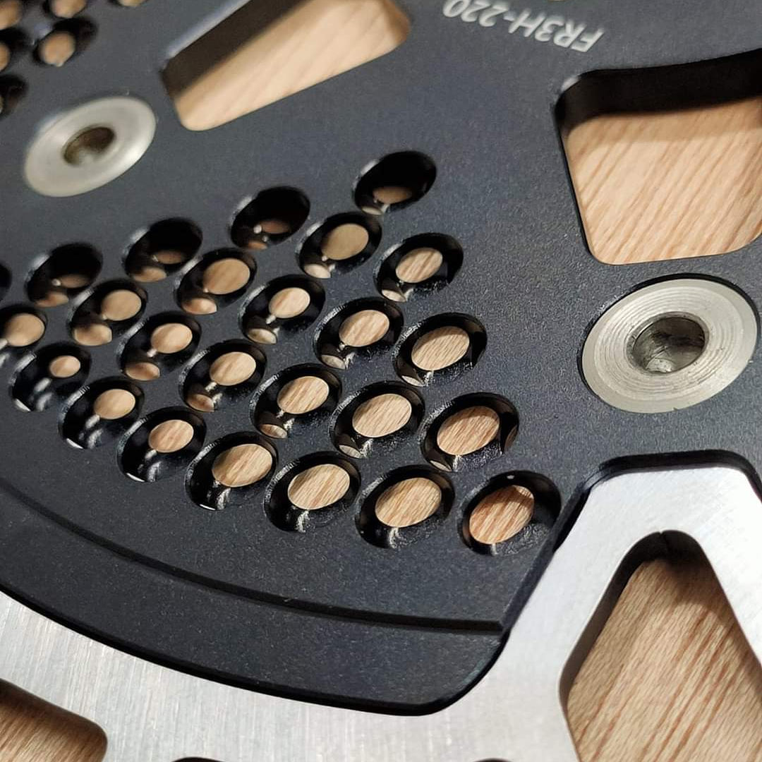 Sumart FR3H Floating Disc Brake Rotor, close-up of the vented black carrier