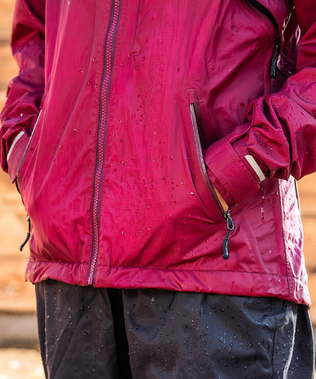 Women's Syncline CC Jacket, red, close-up of the front and pocket