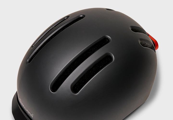 Chapter MIPS Helmet, black, close-up of the vents from above